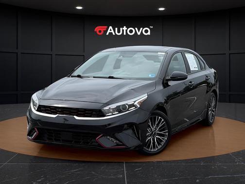 Aurora Black Pearl 2022 Kia Forte GT-Line