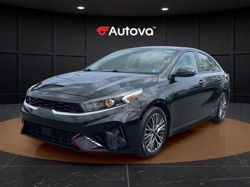Aurora Black Pearl 2022 Kia Forte GT-Line