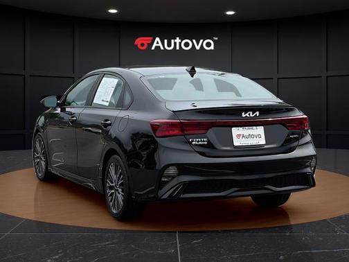 Aurora Black Pearl 2022 Kia Forte GT-Line