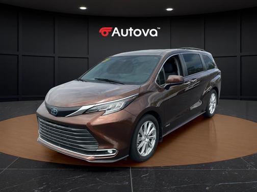 Sunset Bronze 2021 Toyota Sienna XLE