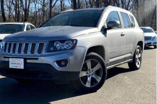 Photo 2 of 7 of 2016 Jeep Compass High Altitude