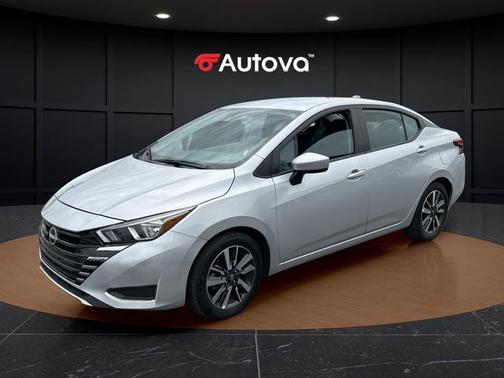 Brilliant Silver Metallic 2024 Nissan Versa 1.6 SV