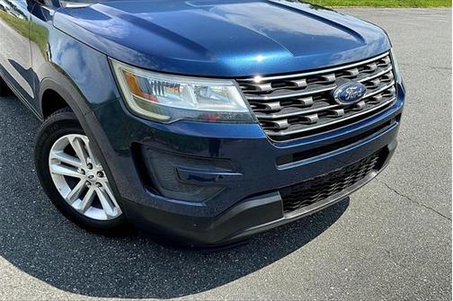 2017 Ford Explorer Base