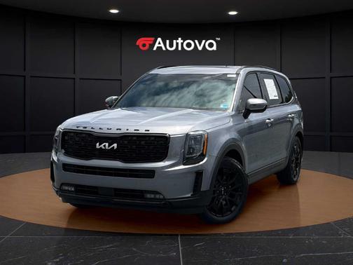 Everlasting Silver 2022 Kia Telluride SX