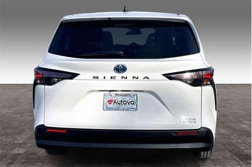 2024 Toyota Sienna LE