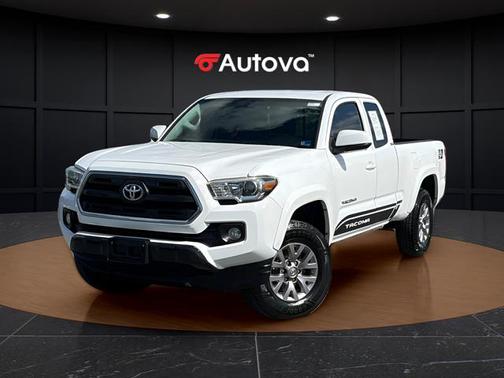 Super White 2017 Toyota Tacoma SR5