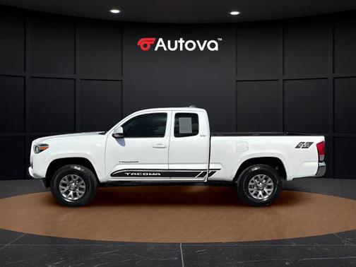Super White 2017 Toyota Tacoma SR5