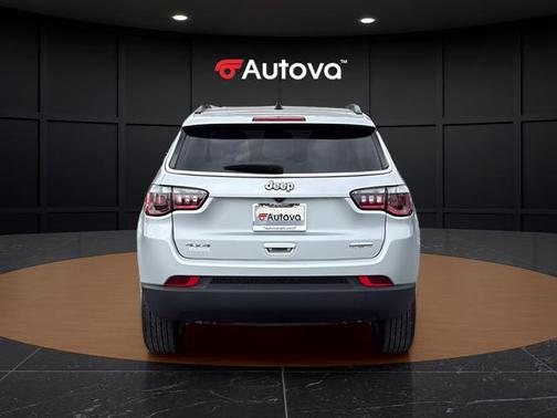 Silver Zynith 2025 Jeep Compass Latitude