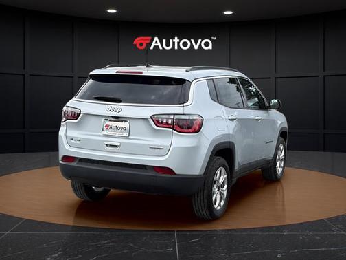 Silver Zynith 2025 Jeep Compass Latitude