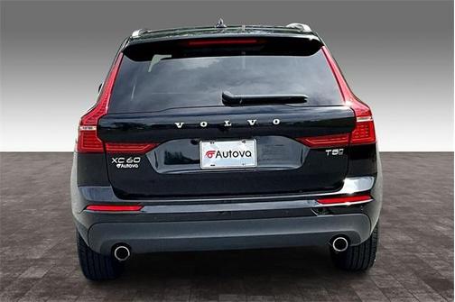 2020 Volvo XC60 T5 Momentum