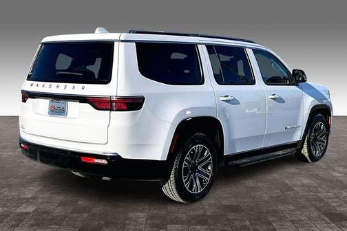 2023 Jeep Wagoneer Base