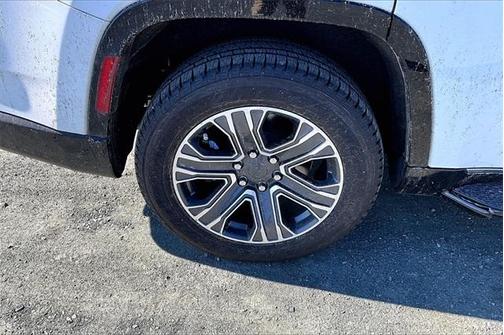 2023 Jeep Wagoneer Base