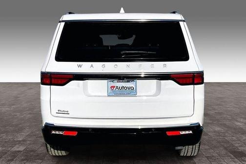 2023 Jeep Wagoneer Base