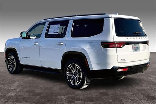 2023 Jeep Wagoneer Base