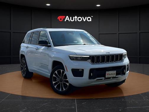Bright White Clearcoat 2023 Jeep Grand Cherokee Overland