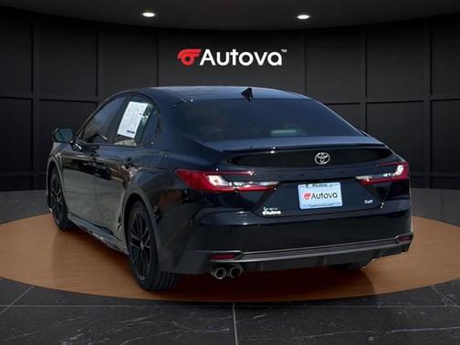 Black 2025 Toyota Camry SE