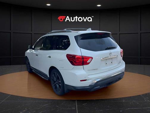 White 2019 Nissan Pathfinder Platinum