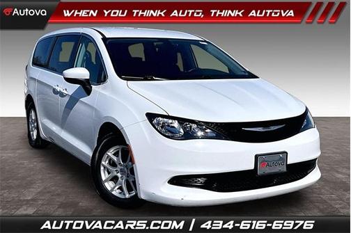 2022 Chrysler Voyager LX