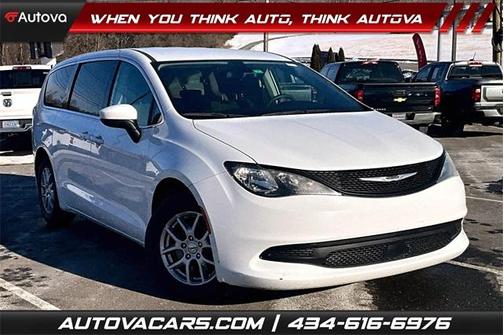 2022 Chrysler Voyager LX