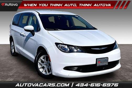 2022 Chrysler Voyager LX