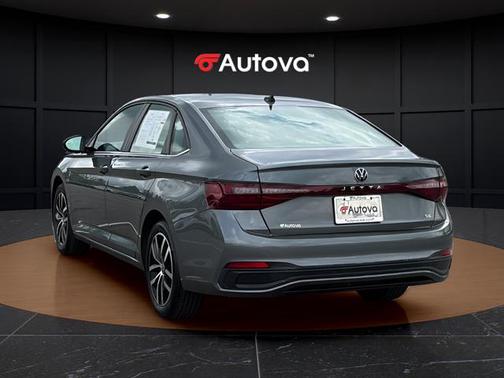 Platinum Gray Metallic 2025 Volkswagen Jetta 1.5T SE
