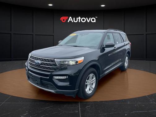 Black Metallic 2022 Ford Explorer XLT