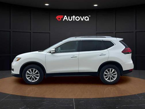 White 2019 Nissan Rogue SV