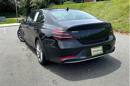 2022 Genesis G70 2.0T