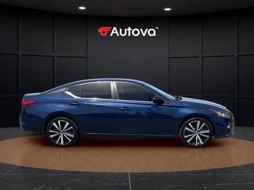 Deep Blue Pearl 2022 Nissan Altima 2.5 SR
