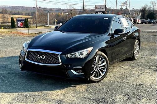 2023 INFINITI Q50 LUXE