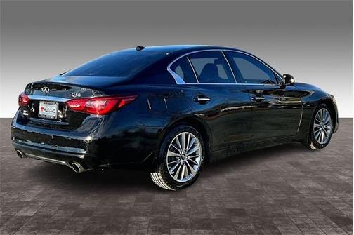 2023 INFINITI Q50 LUXE