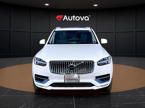 2022 Volvo XC90 T6 Inscription 7 Passenger