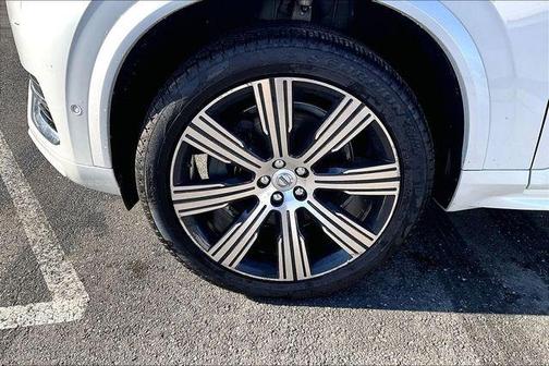 2022 Volvo XC90 T6 Inscription 7 Passenger