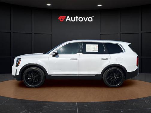 Glacial White Pearl 2022 Kia Telluride SX