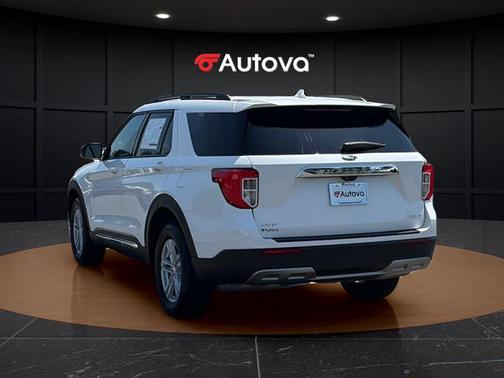 White Metallic 2023 Ford Explorer XLT