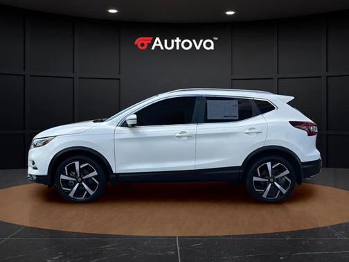 White 2021 Nissan Rogue Sport SL