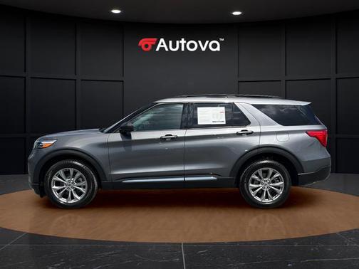 Gray Metallic 2023 Ford Explorer XLT