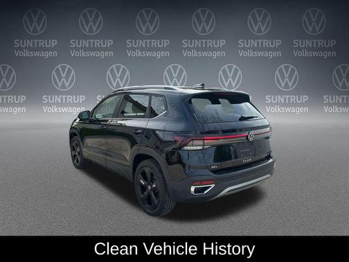 Deep Black Pearl 2025 Volkswagen Taos 1.5T SEL