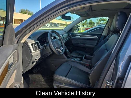 Platinum Gray Metallic 2023 Volkswagen Atlas 3.6L SE w/Technology