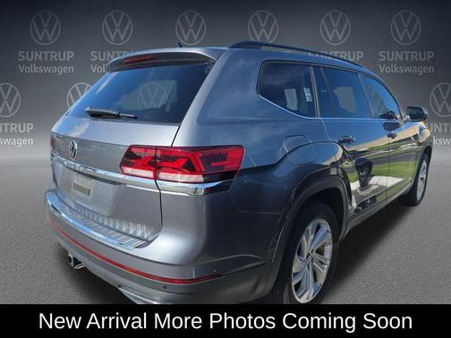 Platinum Gray Metallic 2023 Volkswagen Atlas 3.6L SE w/Technology