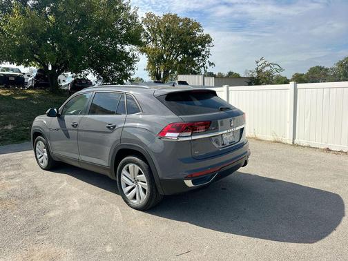 2021 Volkswagen Atlas Cross Sport 2.0T SE w/Technology
