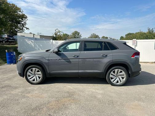 2021 Volkswagen Atlas Cross Sport 2.0T SE w/Technology