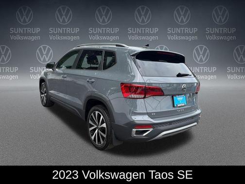 Pure Gray 2023 Volkswagen Taos 1.5T SE