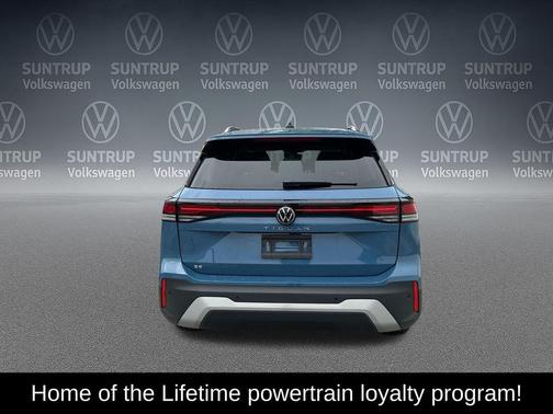 Monterey Blue Pearl 2025 Volkswagen Tiguan 2.0T SE