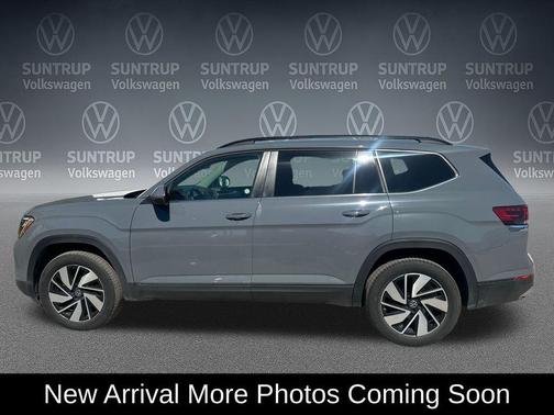 Pure Gray 2025 Volkswagen Atlas 2.0T SE w/Technology