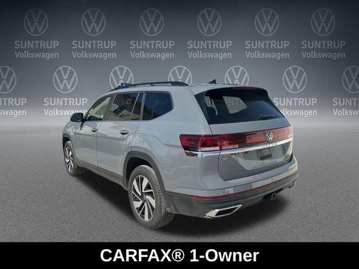 Pure Gray 2025 Volkswagen Atlas 2.0T SE w/Technology