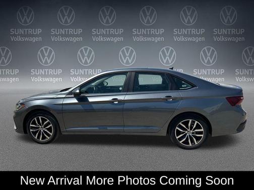 Platinum Gray Metallic 2025 Volkswagen Jetta 1.5T SE