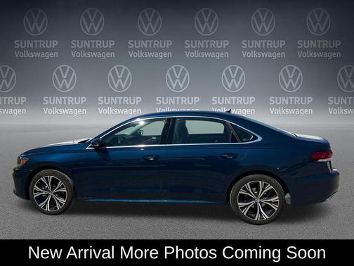 Tourmaline Blue Metallic 2022 Volkswagen Passat 2.0T SE
