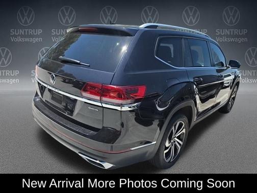 Deep Black Pearl 2023 Volkswagen Atlas 2.0T SEL