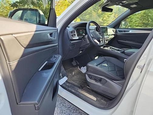 2024 Volkswagen Atlas Cross Sport 2.0T SE w/Technology 4MOTION